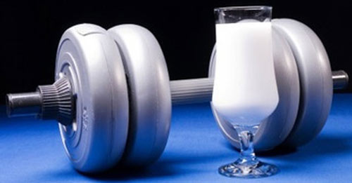 Употребление протеинового коктейля приносит существенные результаты в комбинации с регулярными физическими нагрузками
