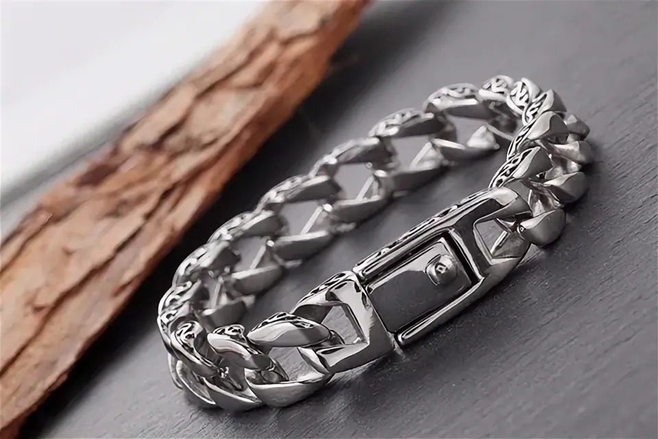 Мужские серебряные браслеты — это стильные и универсальные аксессуары